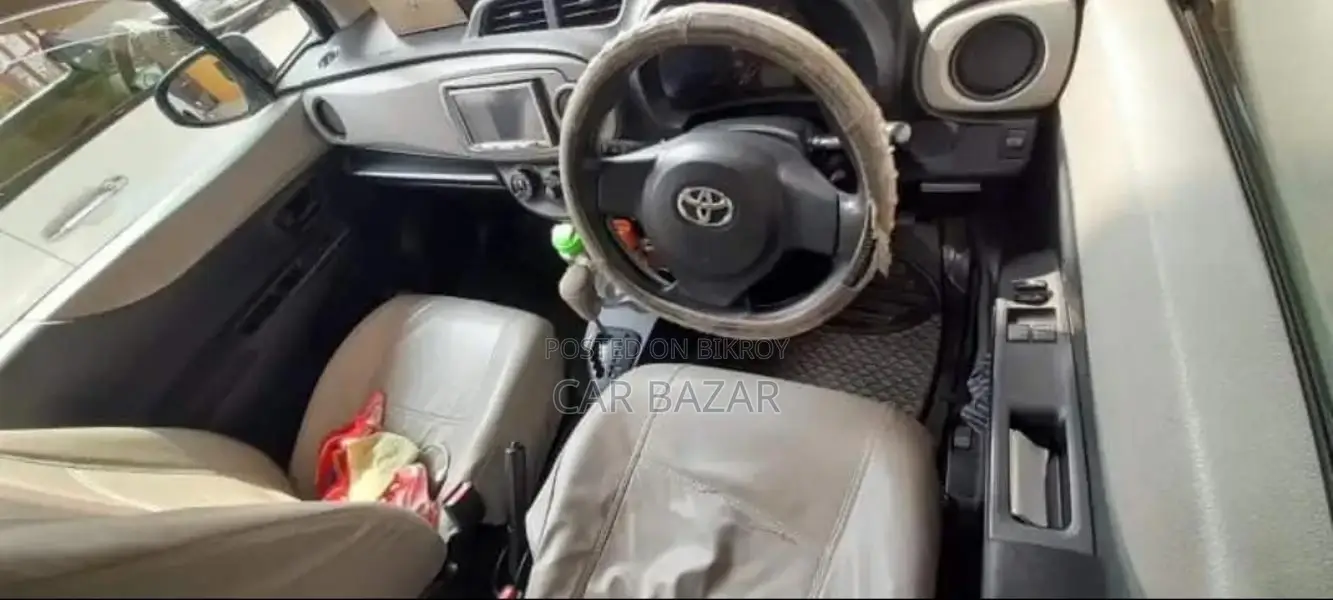 Toyota Vitz X SMART PKG 2011