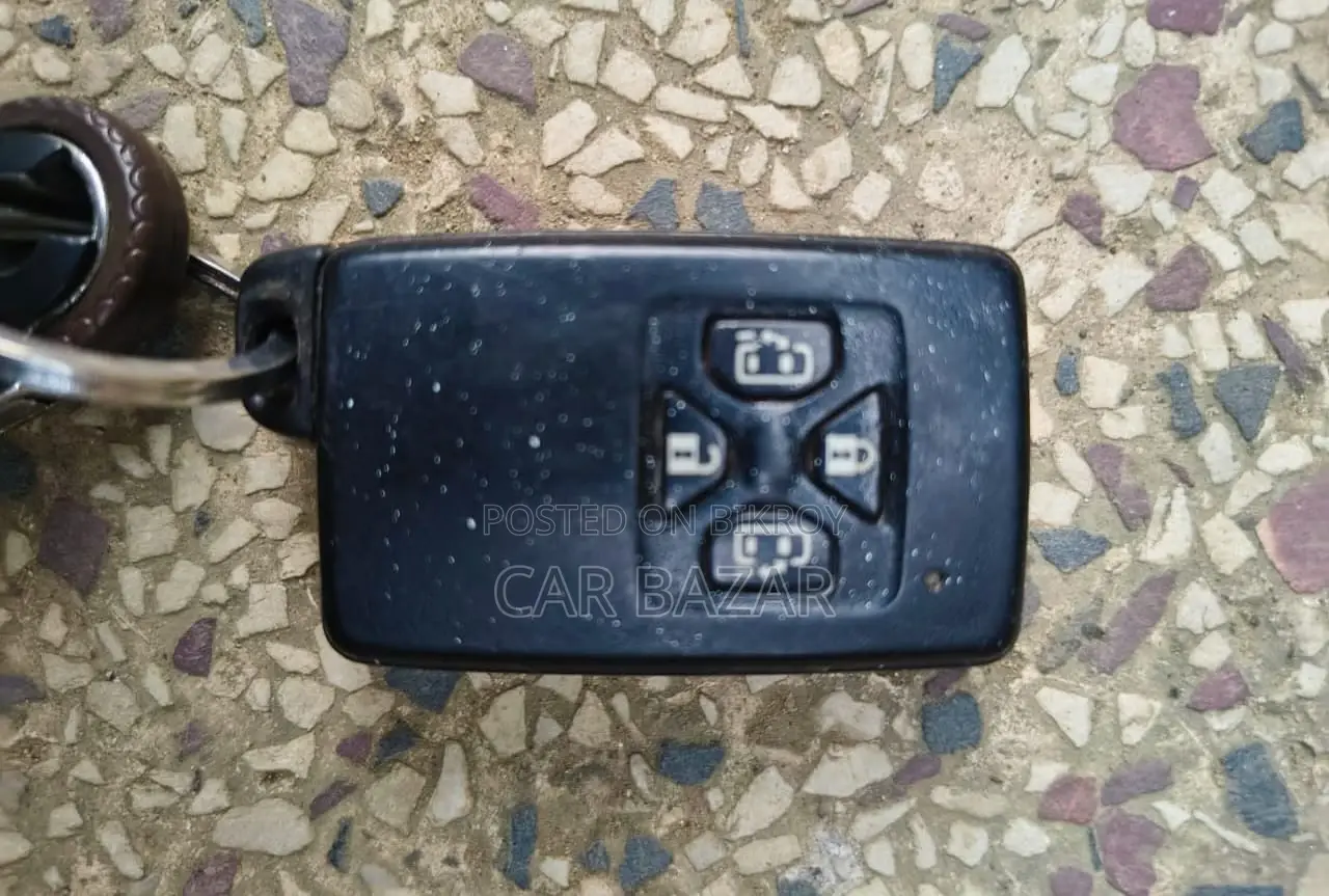 টয়োটা নোয়া এসআই গ্রেড পুশ ২০০৯