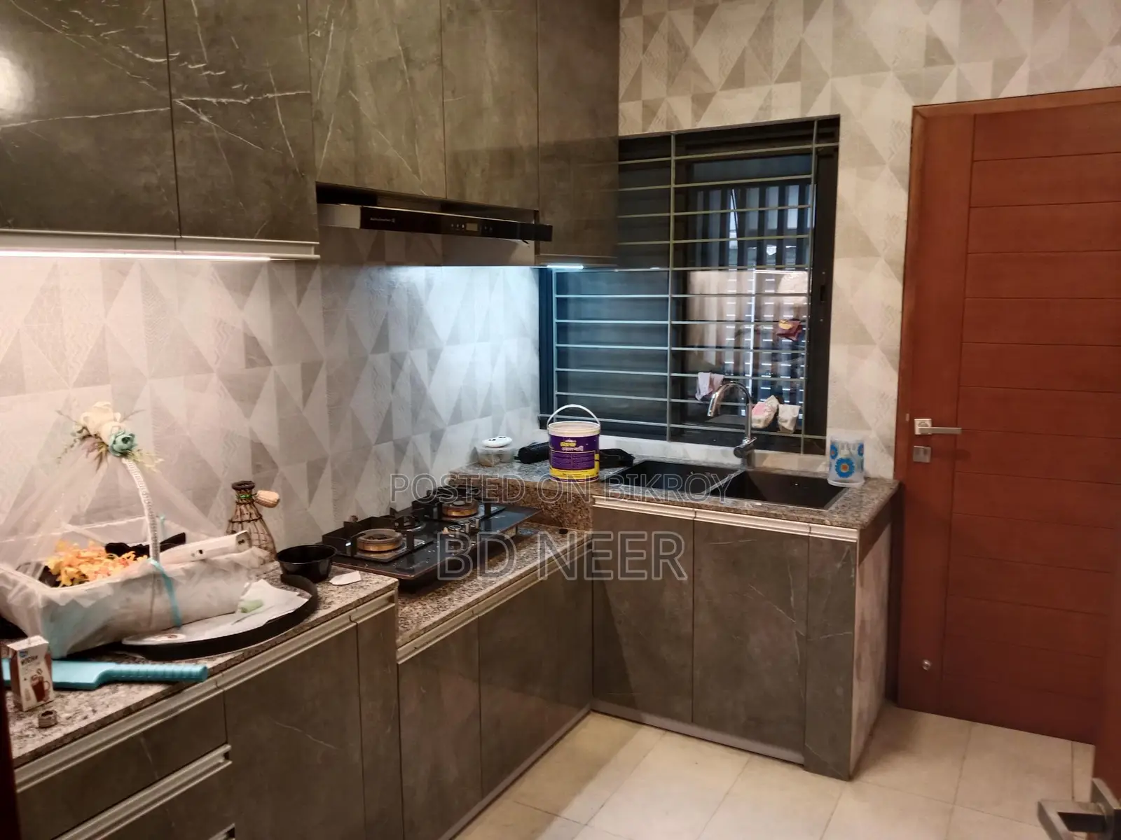 Gorgeous looking fully furnish 4 Bed room apt rent in banani