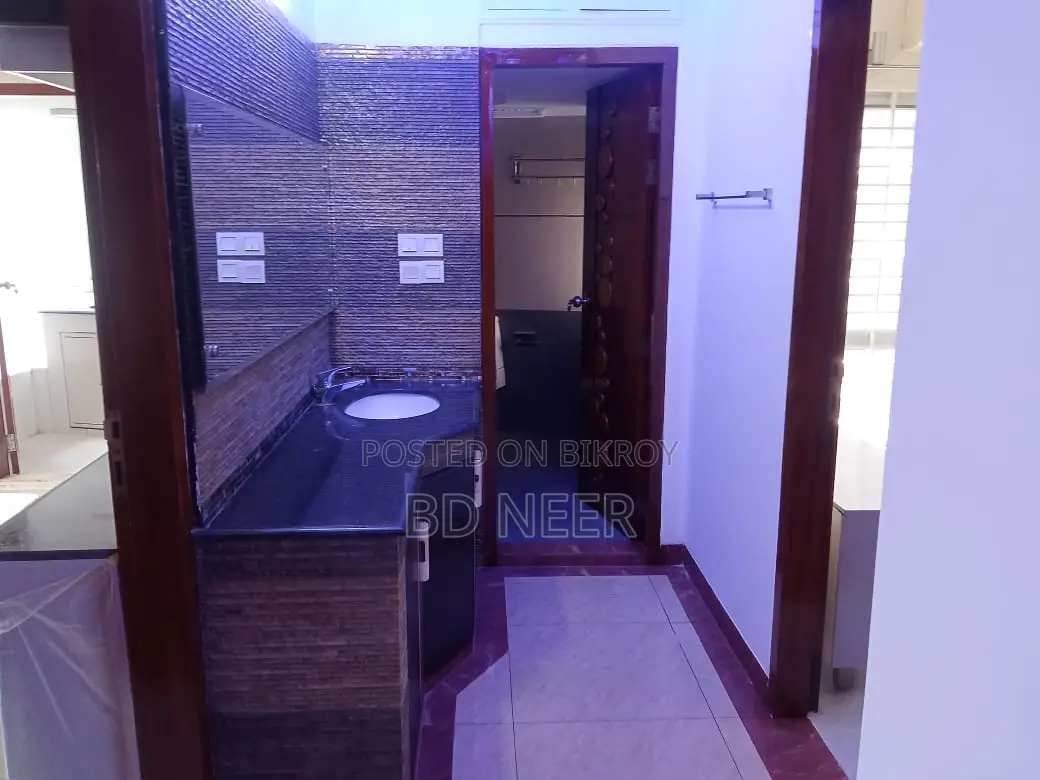 Very Well Newly Full Furnish 4 Bed Room Apt Rent in Gulshan
