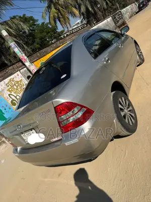 টয়োটা করোল্লা জি লিমিটেড বেইজ ২০০৪