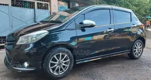Toyota Vitz JEWELA PUSH 2012