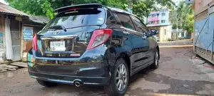 Toyota Vitz JEWELA PUSH 2012
