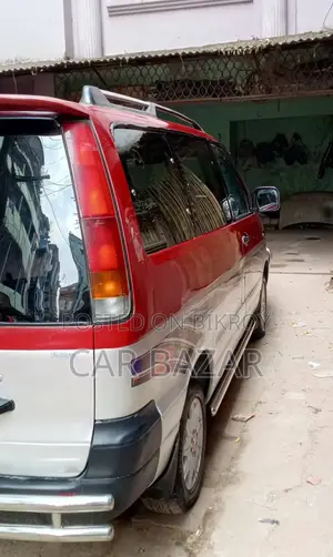 Toyota Noah Super Extra Limo 2001