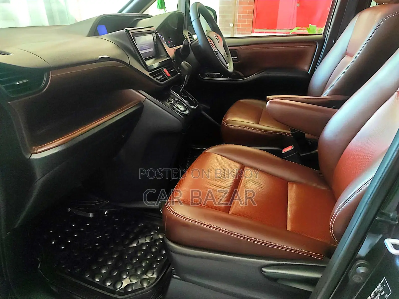 Toyota Noah ESQUIRE GI PREMIUM 2018