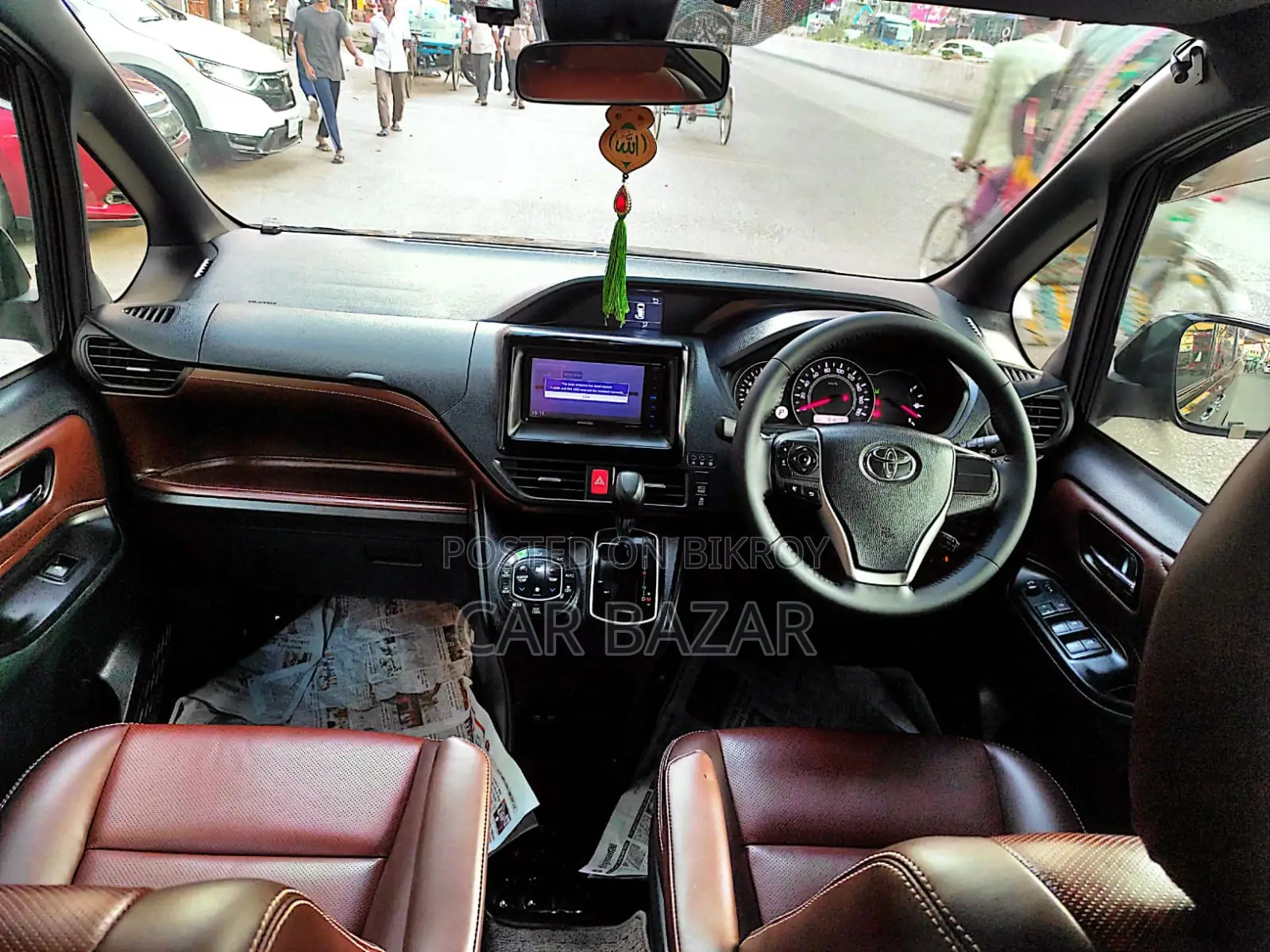 Toyota Noah ESQUIRE GI PREMIUM 2018