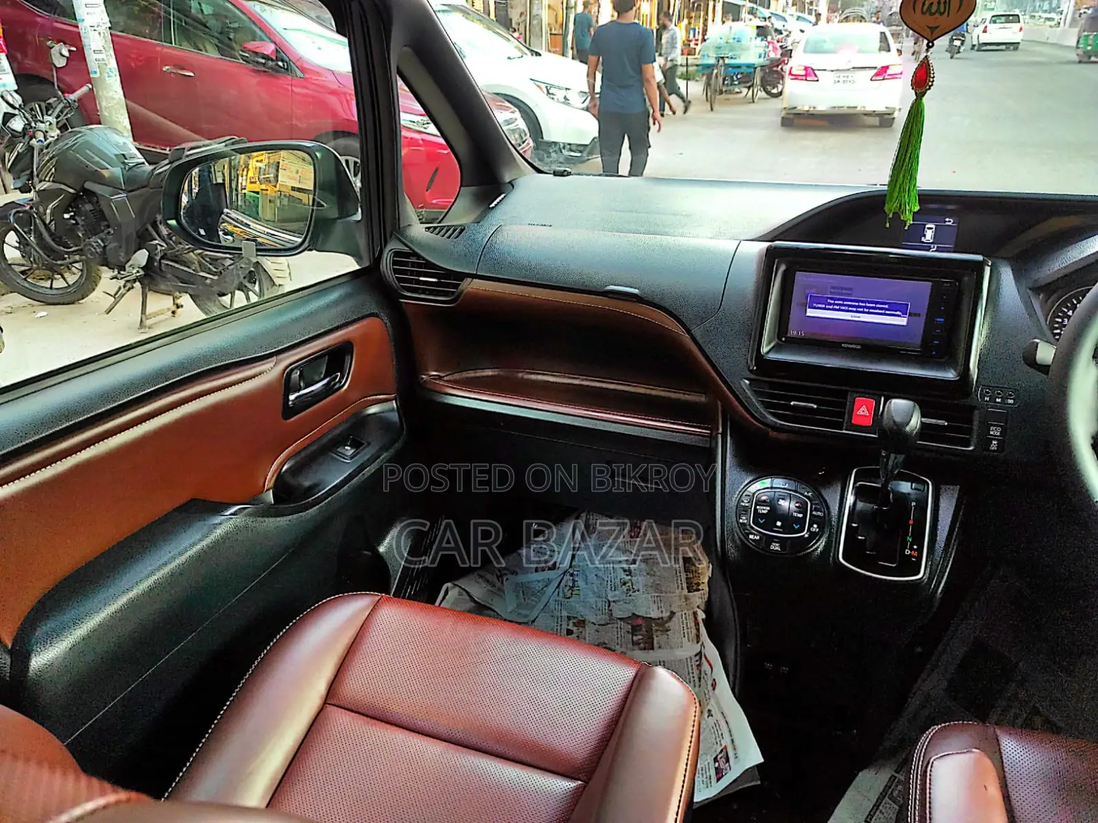 Toyota Noah ESQUIRE GI PREMIUM 2018