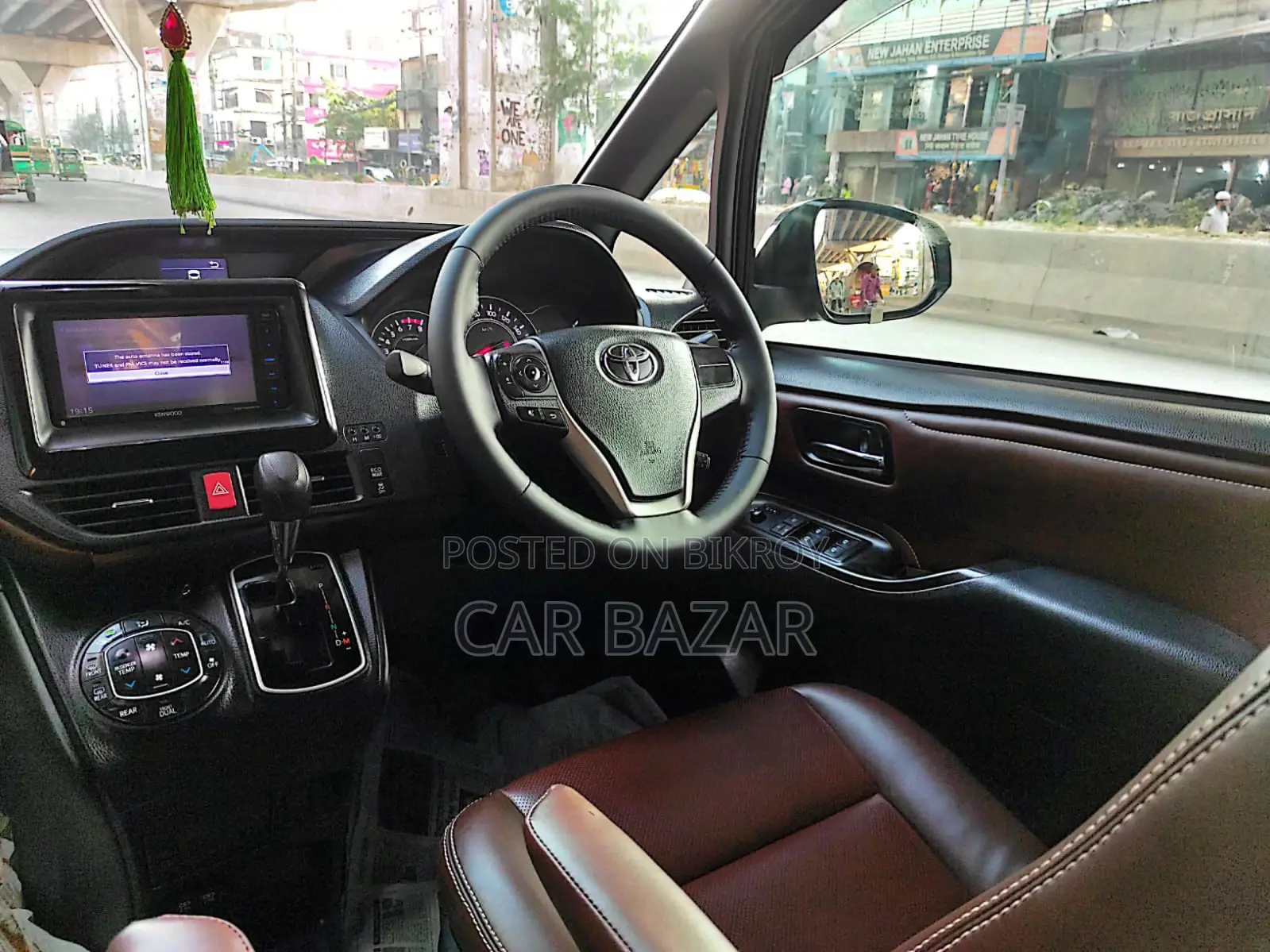 Toyota Noah ESQUIRE GI PREMIUM 2018