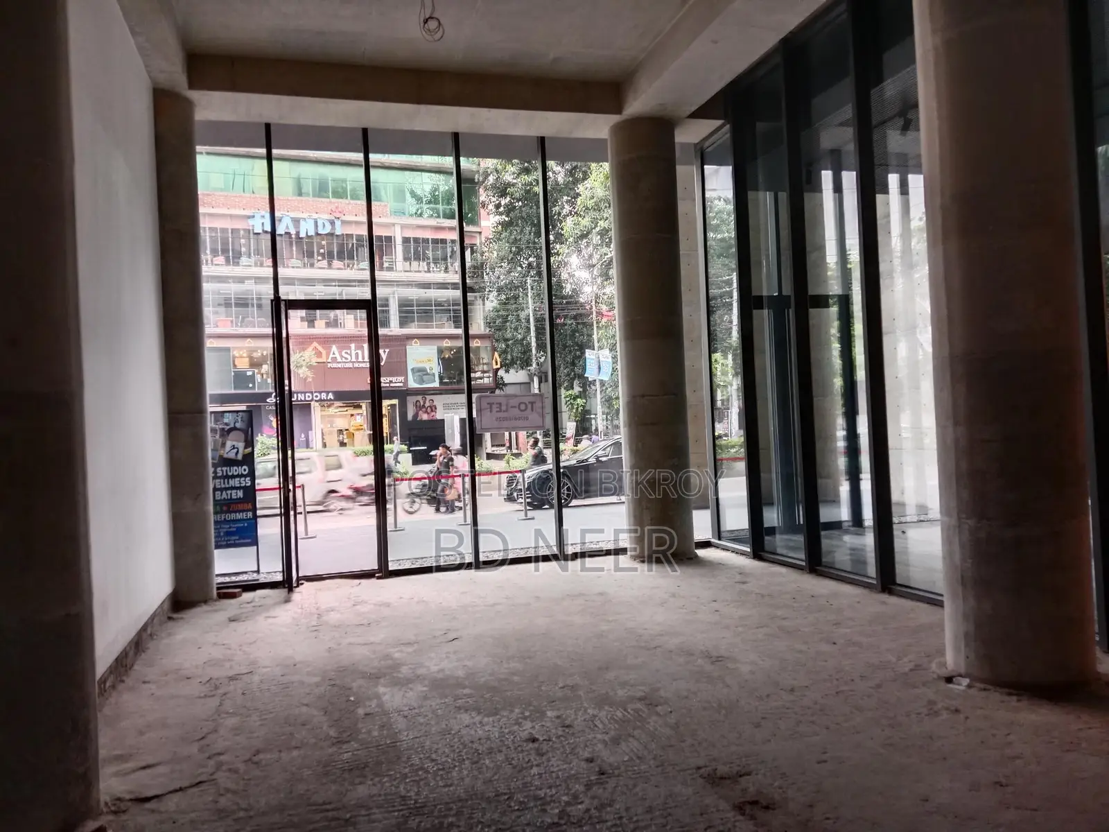 Ground floor 1100 sft rent in Gulshan Avenue