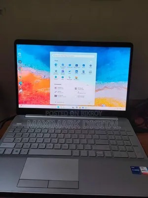 HP Laptop 15-dw3031 16GB Intel Core i7 SSD 256GB