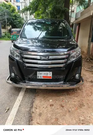 Toyota Noah push start 2014