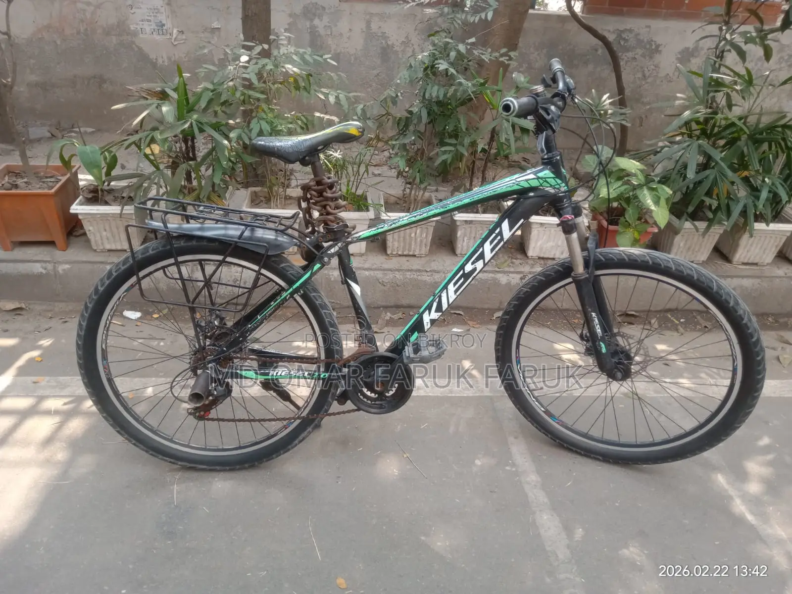 A perfectly fresh bicycle