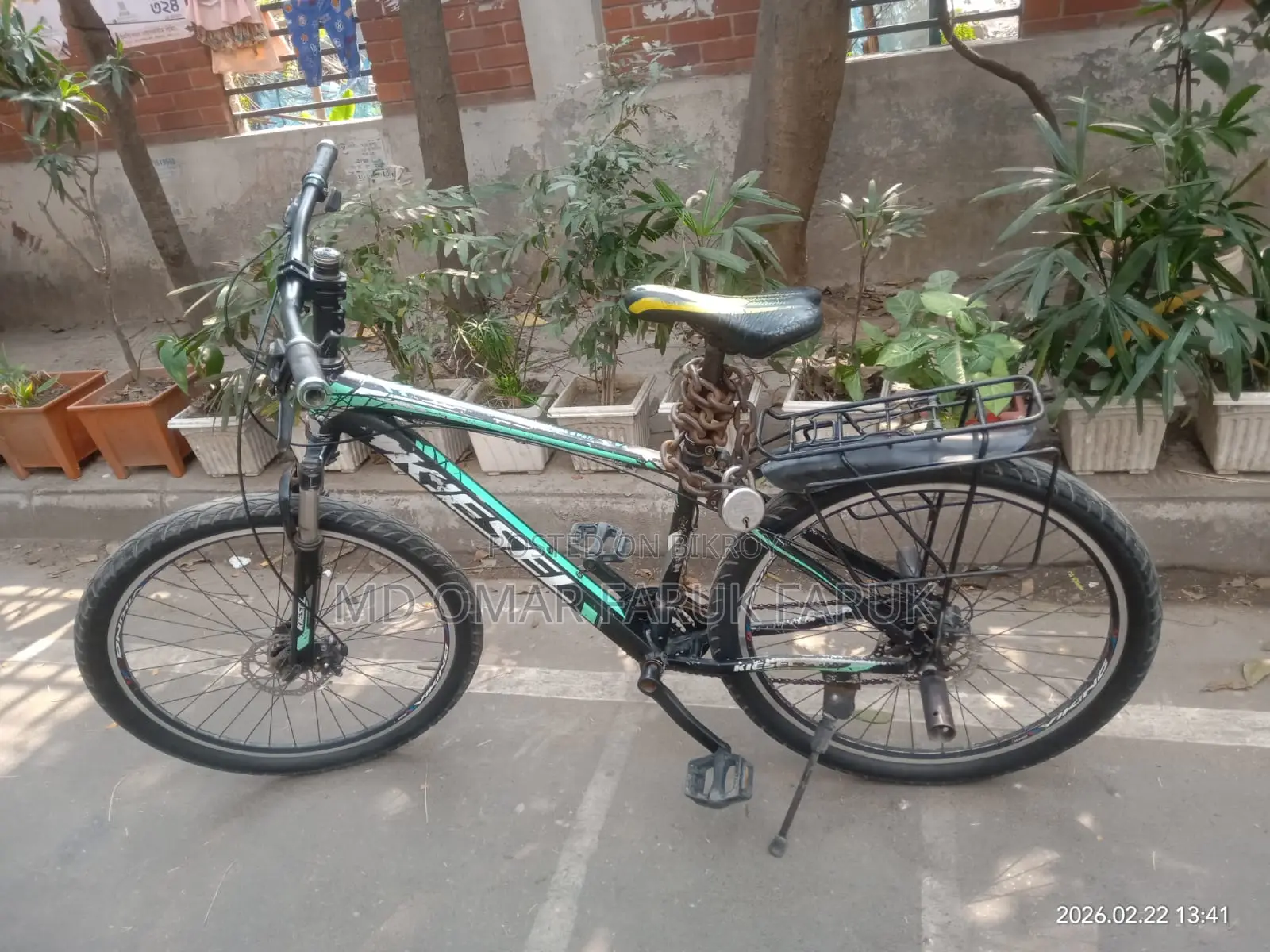 A perfectly fresh bicycle