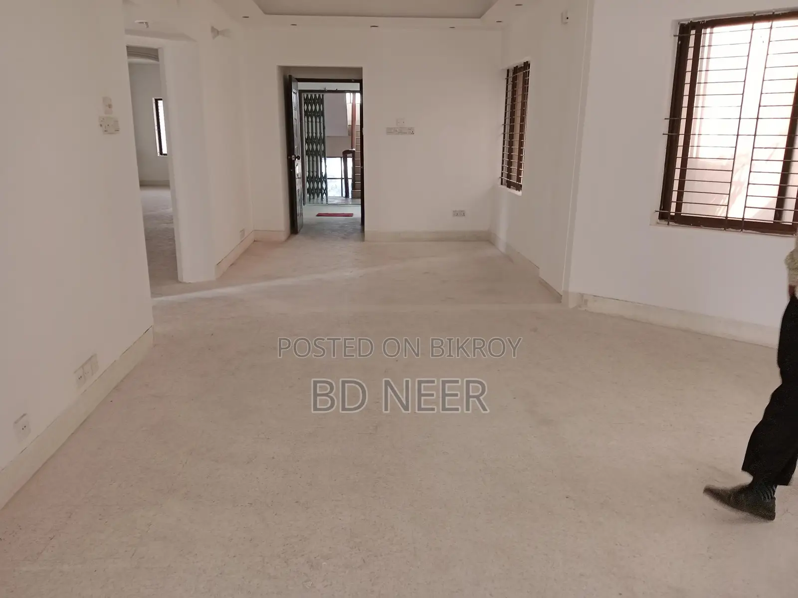 Commercial 2500 sft office space available in Gulshan Avenue