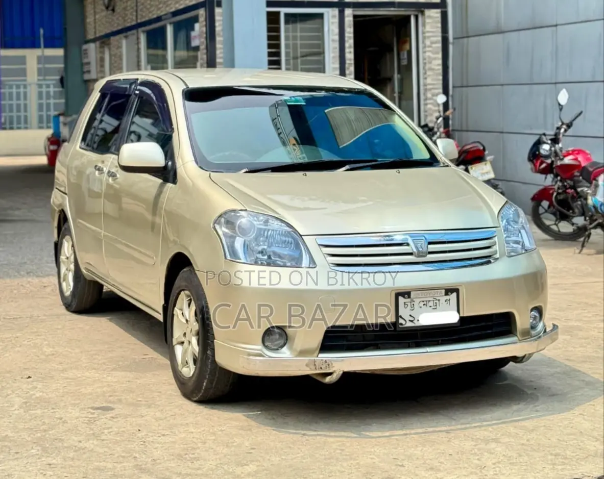 Toyota Raum G LEFT DOOR AUTO 2005