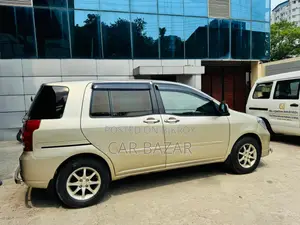 Toyota Raum G LEFT DOOR AUTO 2005