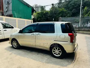 Toyota Raum G LEFT DOOR AUTO 2005