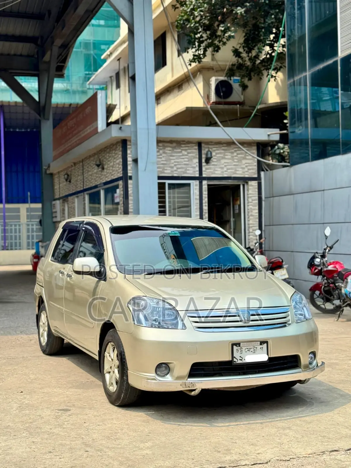 Toyota Raum G LEFT DOOR AUTO 2005