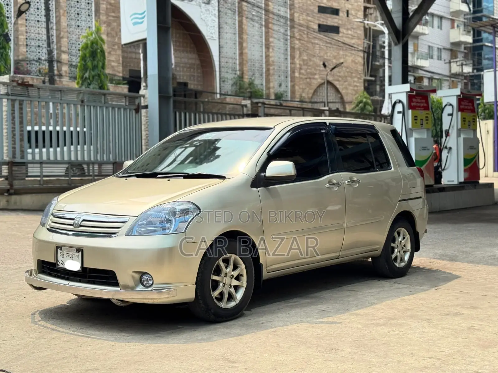 Toyota Raum G LEFT DOOR AUTO 2005