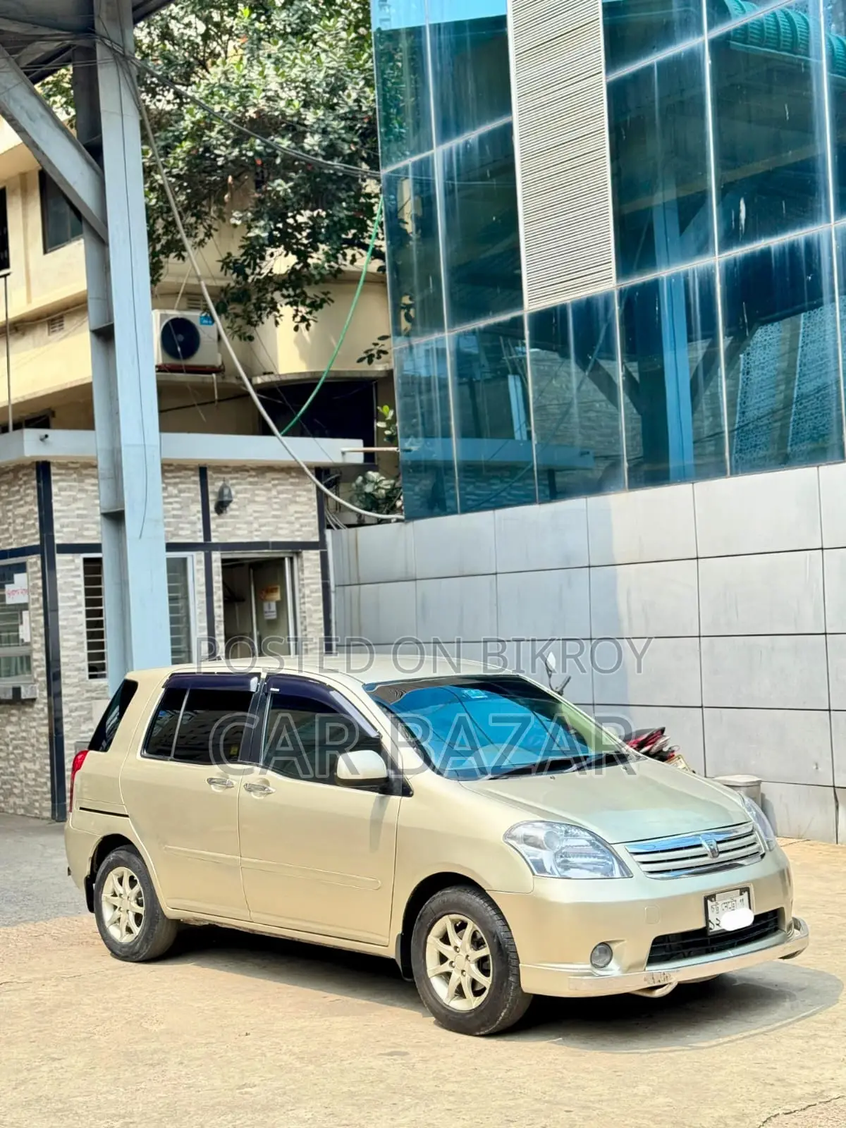 Toyota Raum G LEFT DOOR AUTO 2005