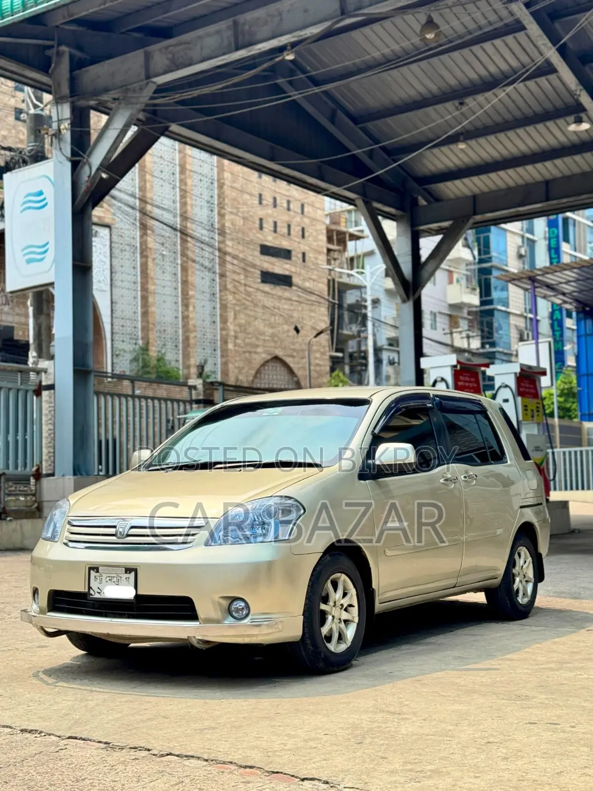 Toyota Raum G LEFT DOOR AUTO 2005