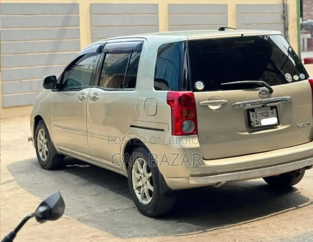 Toyota Raum G LEFT DOOR AUTO 2005