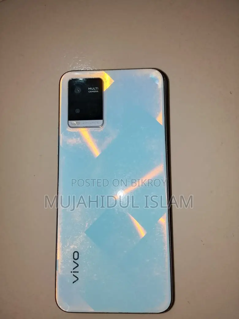 Vivo Y21 . (Used)