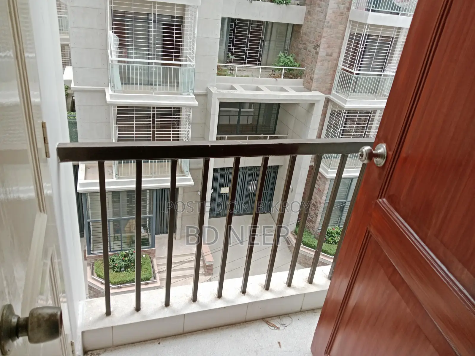 Good looking 3 Bed room apt available in Gulshan