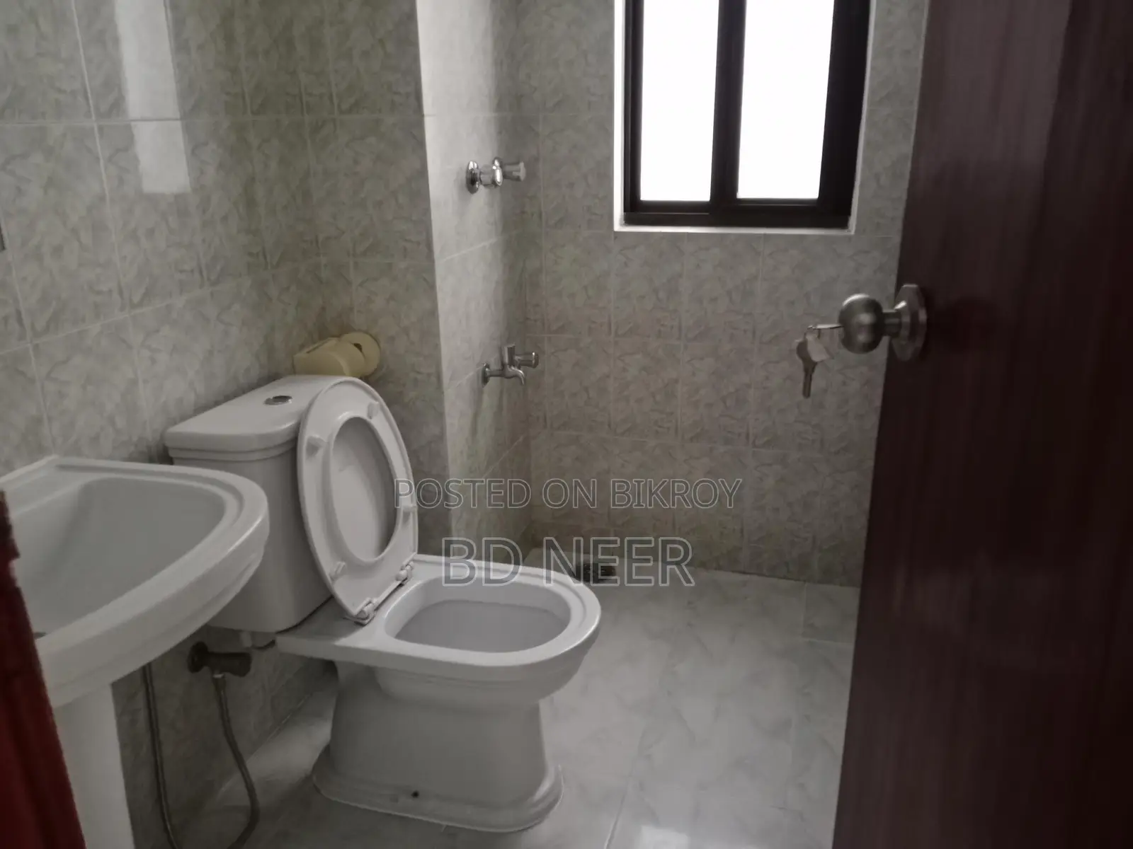 Good looking 3 Bed room apt available in Gulshan