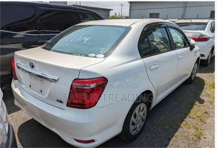 Toyota Axio EX HV WHITE 2020