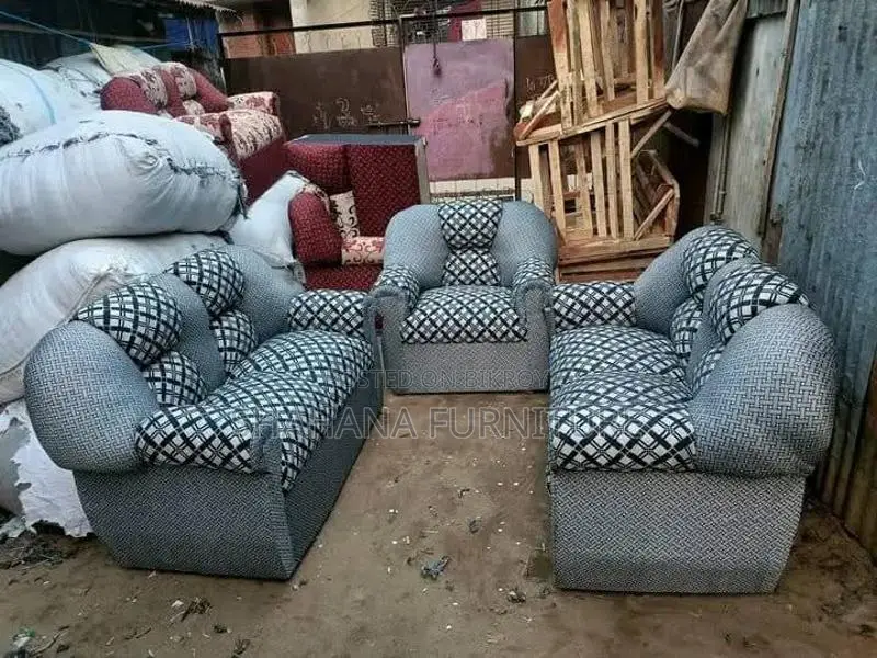 ২*২*১ সিটের ৫ জন বসতে পারবে