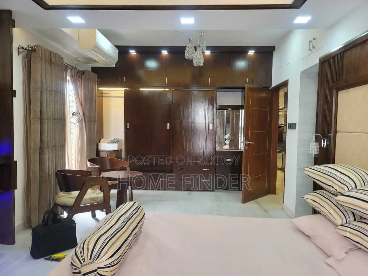 গুলশানে ২৬০০ বর্গফুটের ৩ বেডরুমের সম্পূর্ণ ফার্নিশড ফ্ল্যাট ভাড়ার জন্য