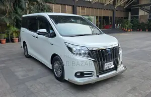 Toyota Noah Esquire Gi Premium 2017