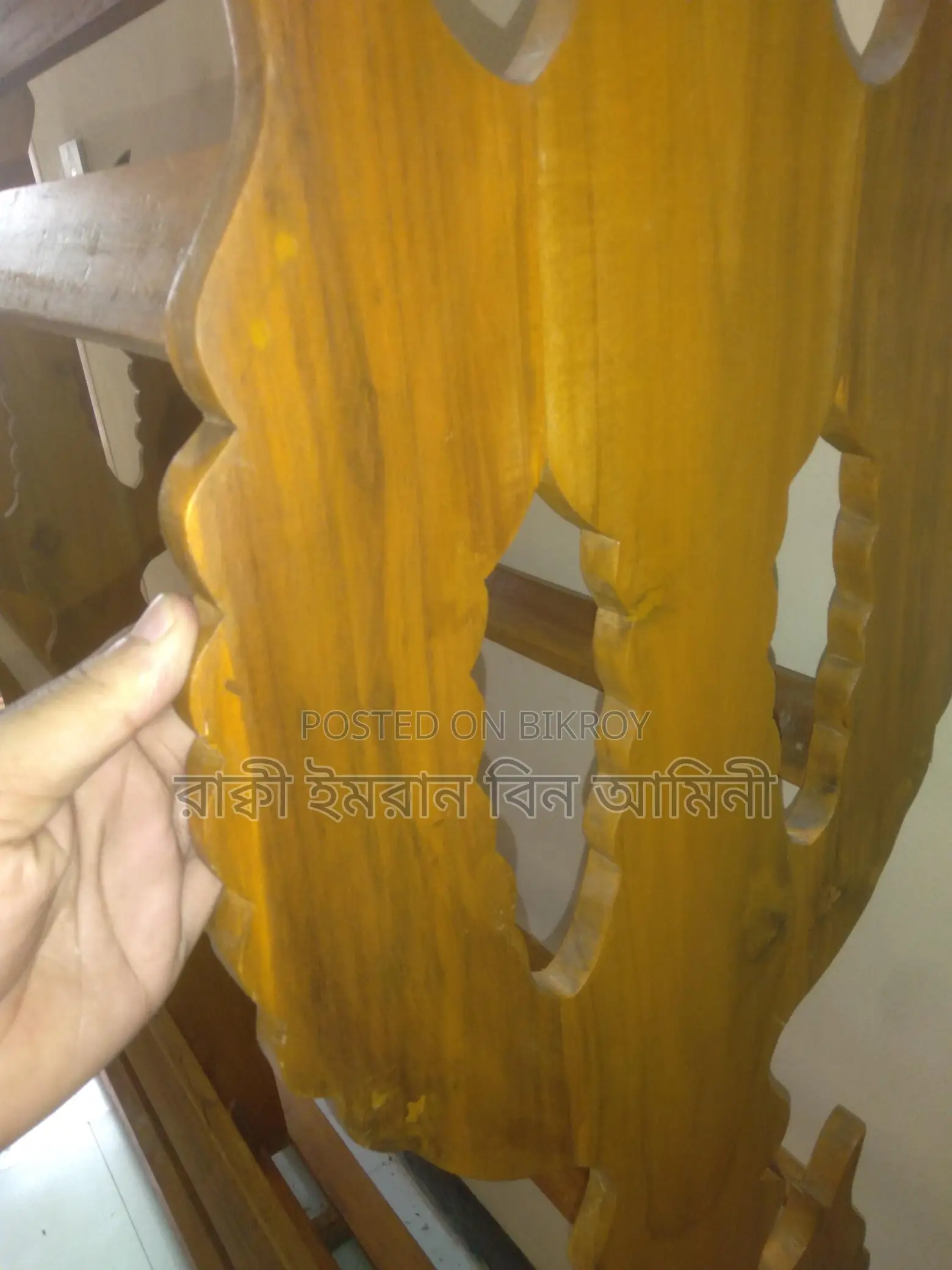 This attractive wardrobe is for sale!