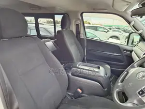 Toyota Hiace SUPER GL DARK PRIME 2021