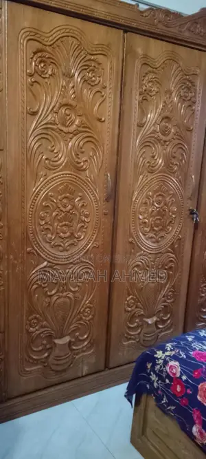 এই আলমারি টি এমার্জেন্সি বিক্রি হবে