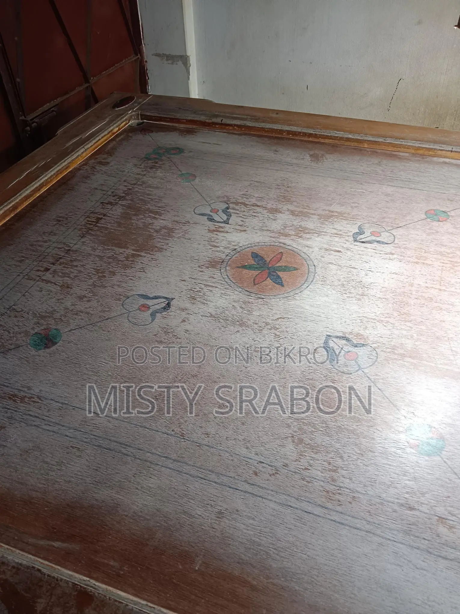 ক্যারাম বোর্ড বিক্রির জন্য