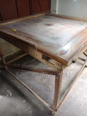 ক্যারাম বোর্ড বিক্রির জন্য