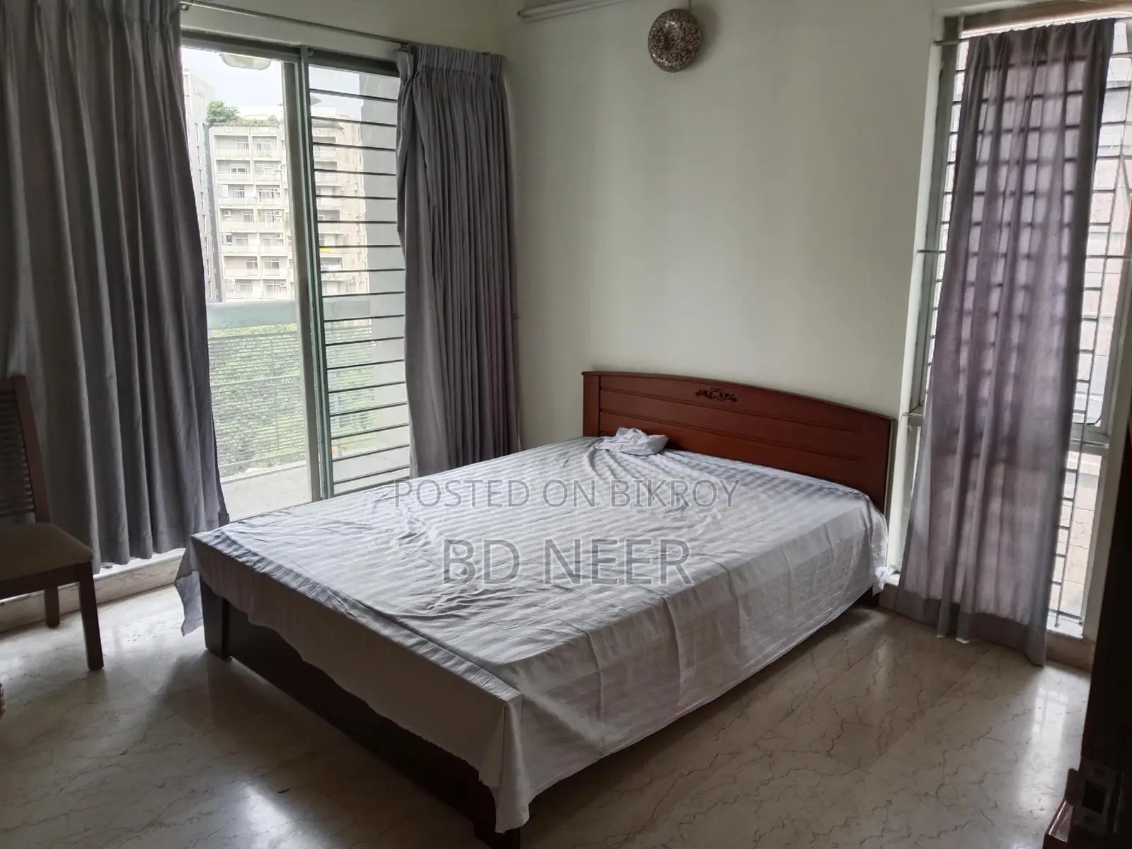 nice semi furnish 3 Bed room apt rent in banani North