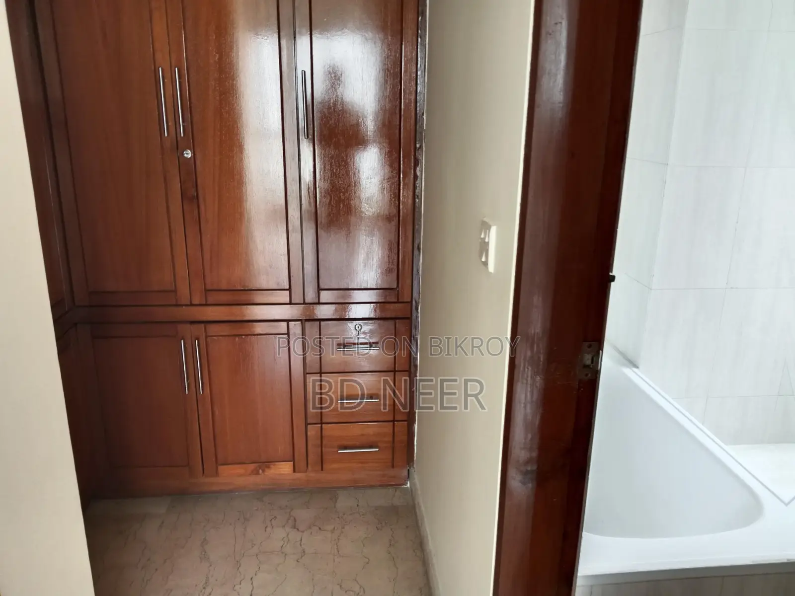 nice semi furnish 3 Bed room apt rent in banani North