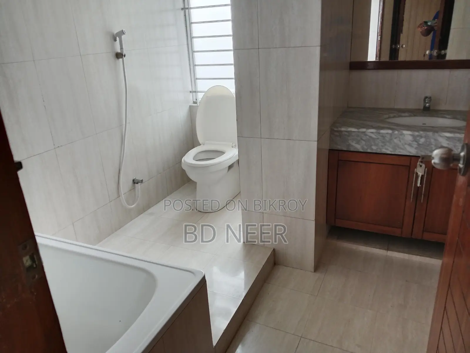 nice semi furnish 3 Bed room apt rent in banani North