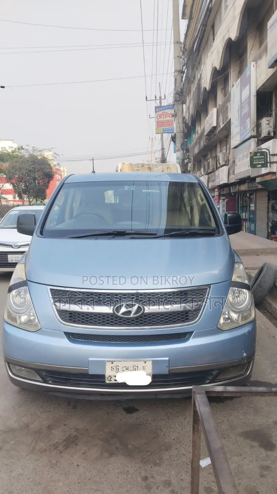 Hyundai H1 sky blue 2011