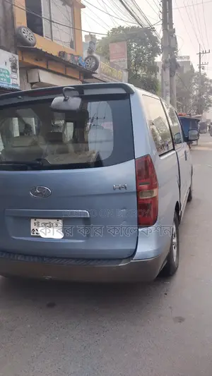 Hyundai H1 sky blue 2011