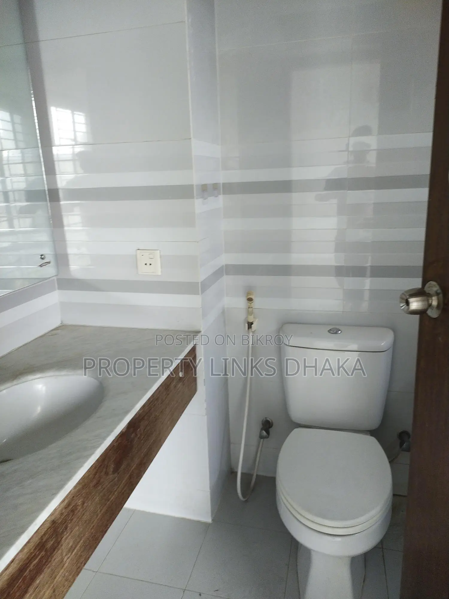 Unfurnished or Rent in Gulshan