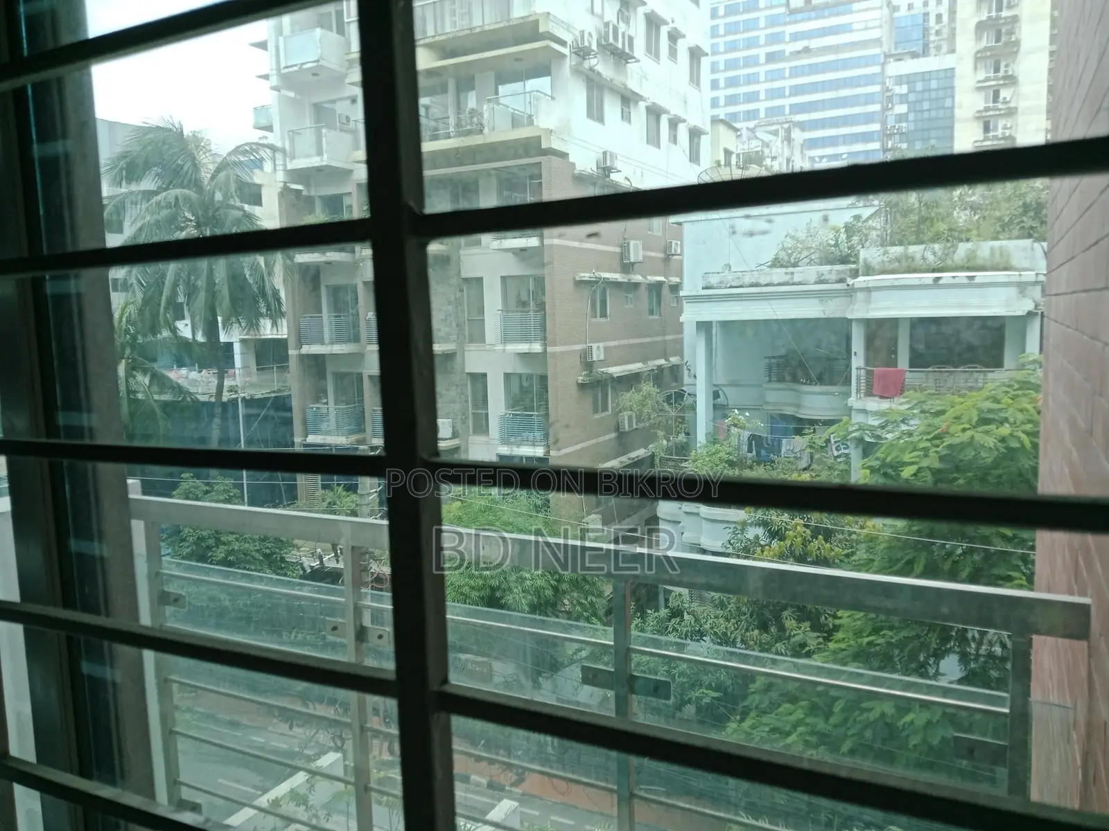 very nice 2200 sft 3 Bed room apt rent in banani