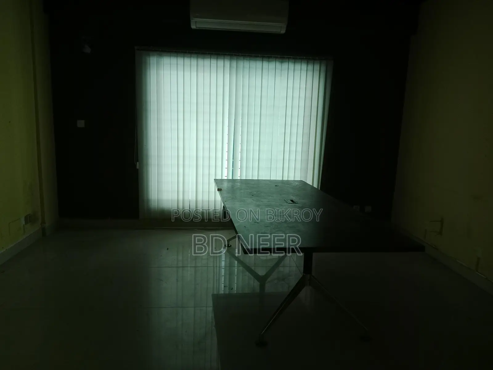 very nice 2200 sft 3 Bed room apt rent in banani