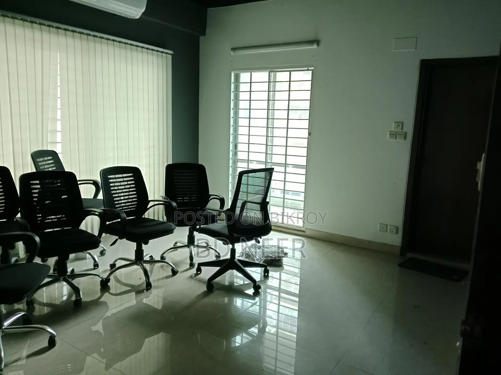 very nice 2200 sft 3 Bed room apt rent in banani