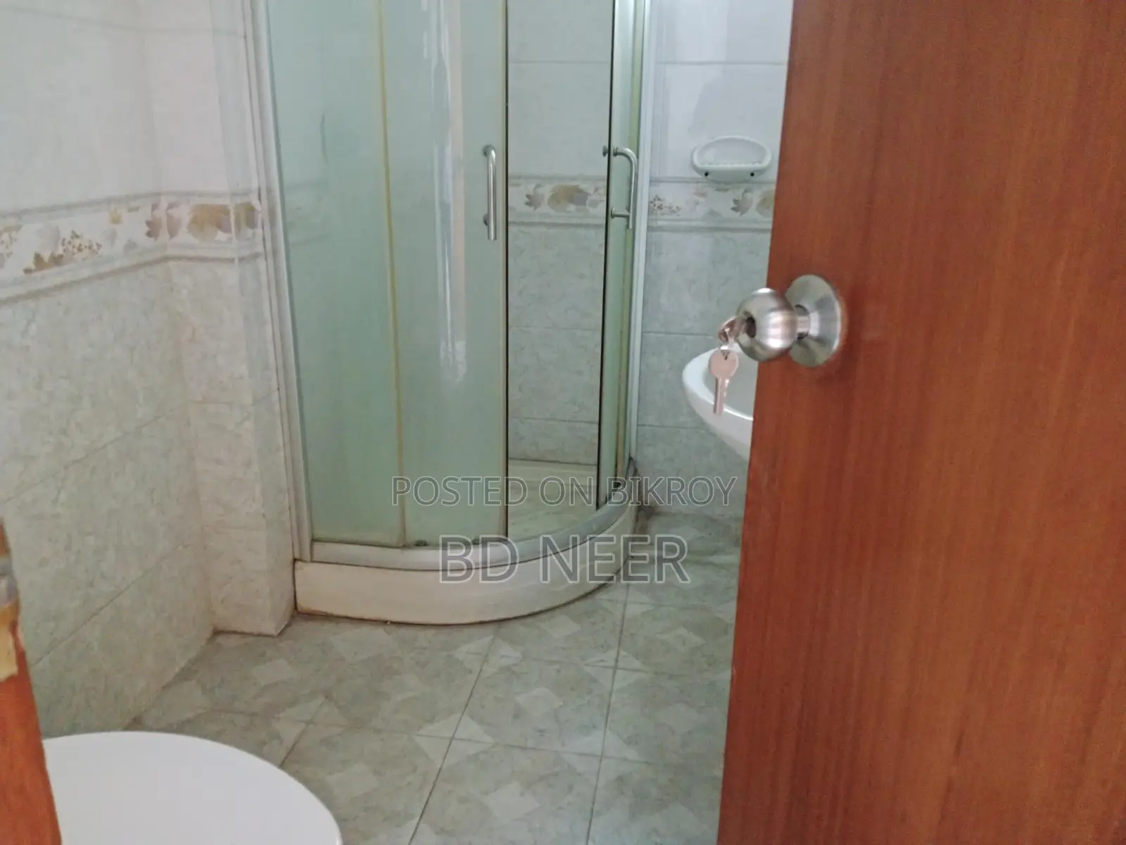 very nice 2200 sft 3 Bed room apt rent in banani