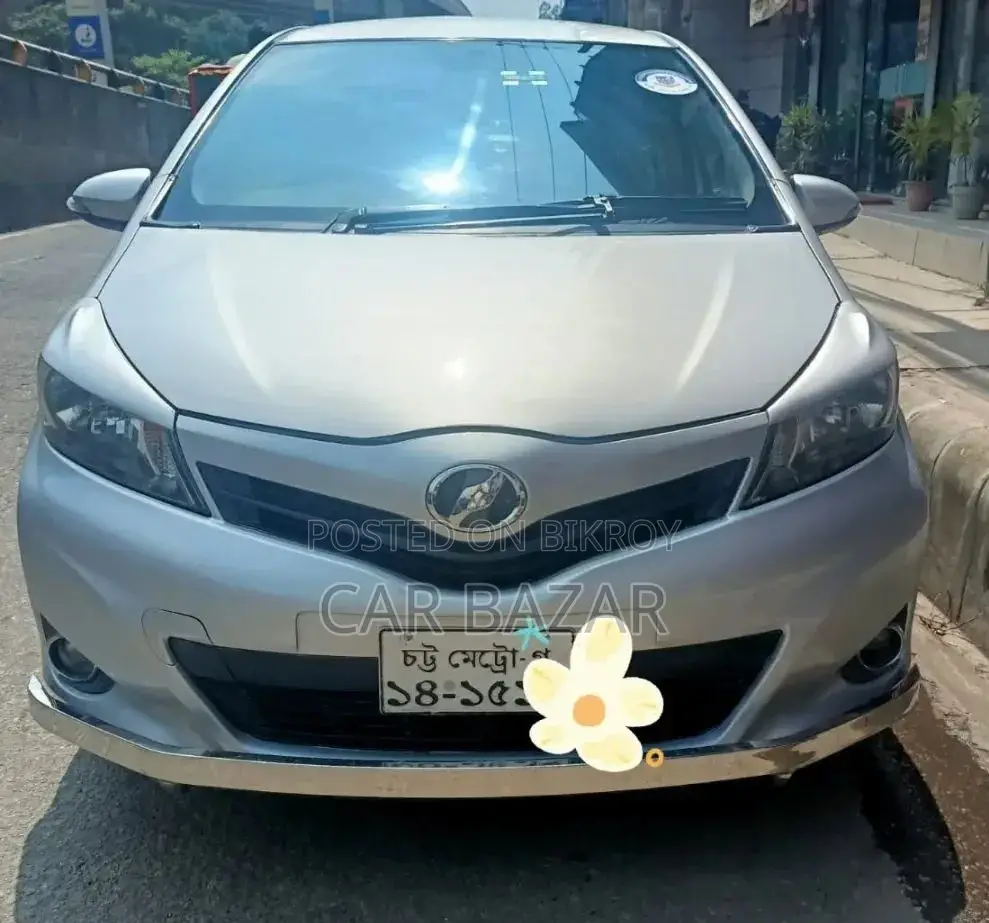 টয়োটা ভিটস ১.৫ এফডব্লিউডি ৫ডিআর ২০১২ সিলভার