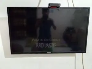 TV in perfect condition, comes with original TV card and smart box